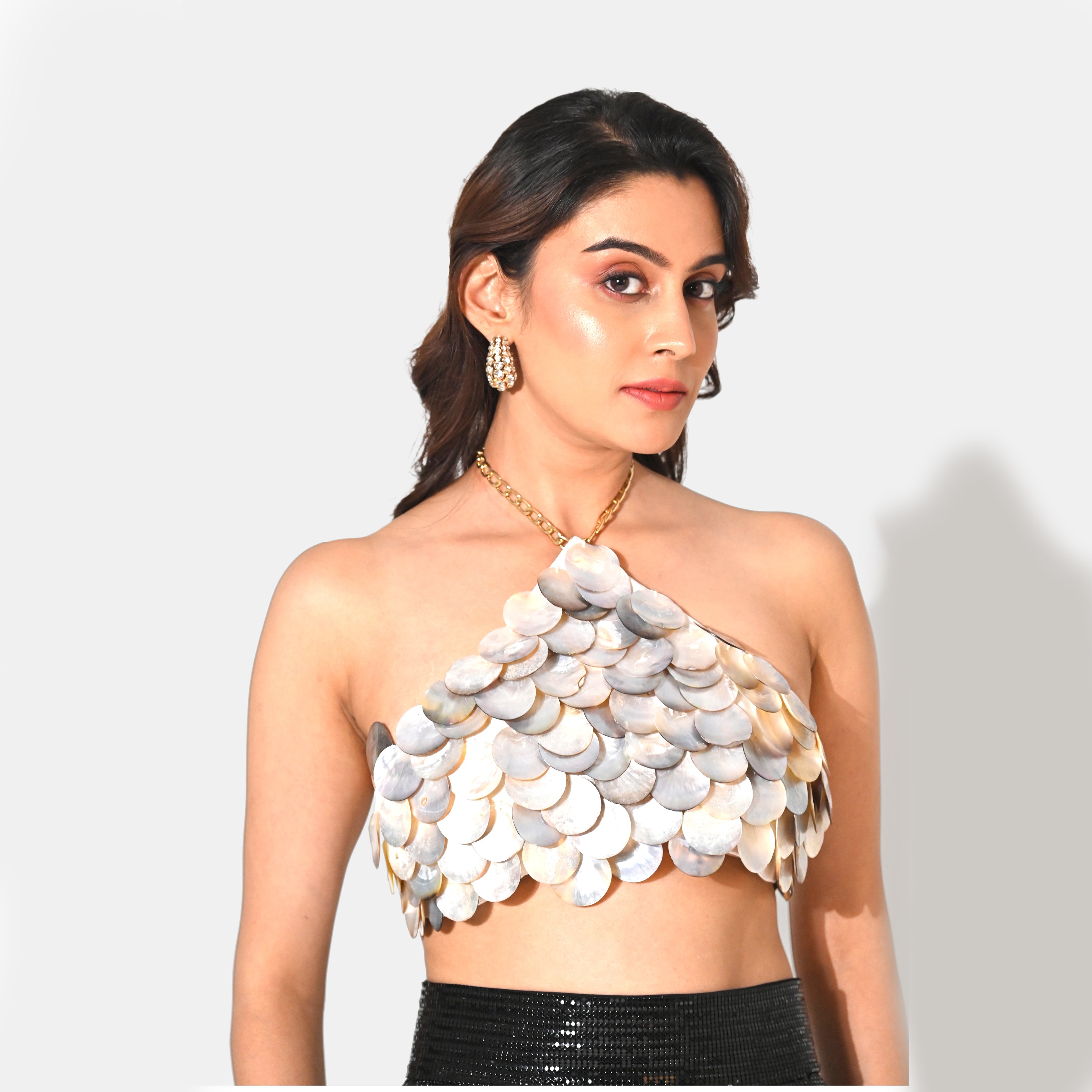 MARINA MOTHER OF PEARLS HALTER CROP TOP